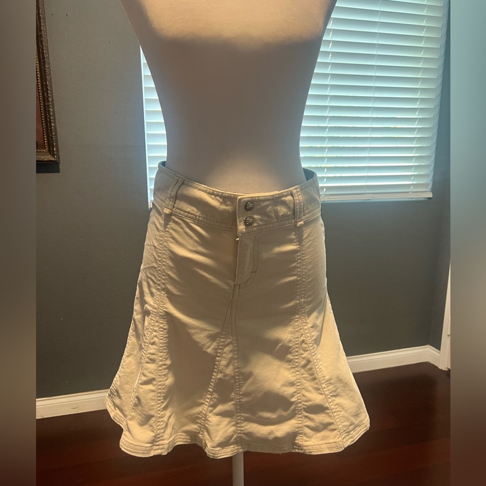 Athleta Cream Corduroy A-Line Skirt for Casual Wear. In EUC